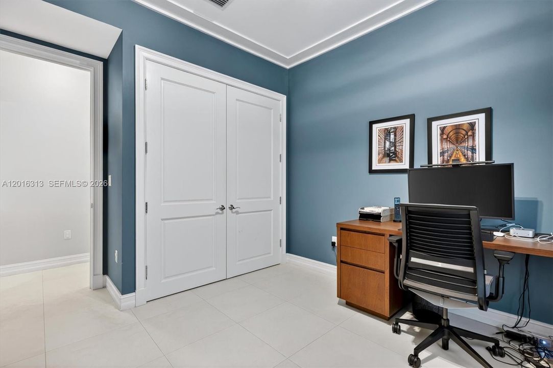 For Sale: $3,620,000 (3 beds, 3 baths, 2721 Square Feet)