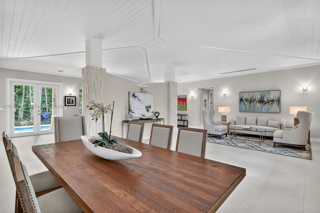 For Sale: $3,620,000 (3 beds, 3 baths, 2721 Square Feet)