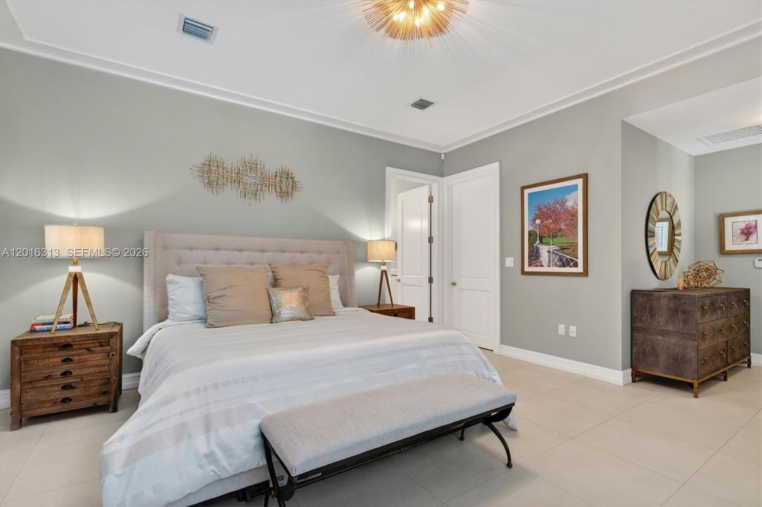 For Sale: $3,620,000 (3 beds, 3 baths, 2721 Square Feet)
