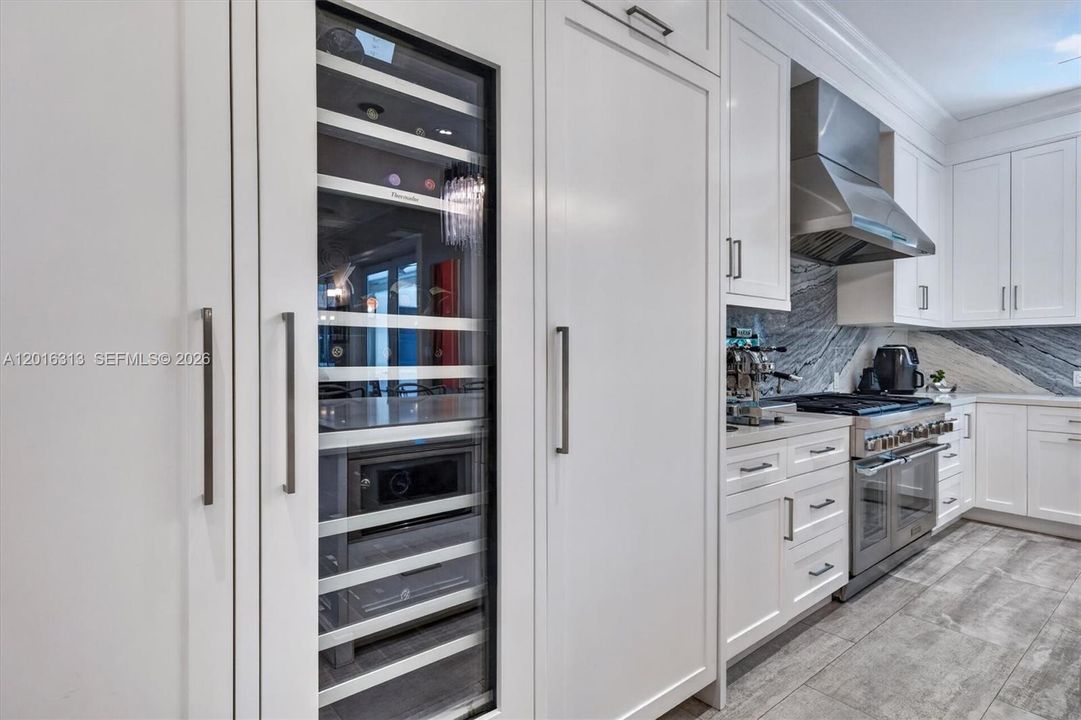 For Sale: $3,620,000 (3 beds, 3 baths, 2721 Square Feet)
