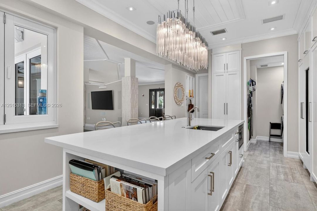For Sale: $3,620,000 (3 beds, 3 baths, 2721 Square Feet)