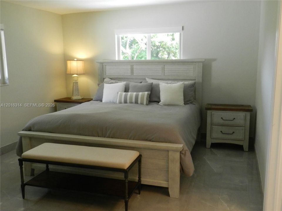 For Sale: $589,000 (2 beds, 2 baths, 1199 Square Feet)