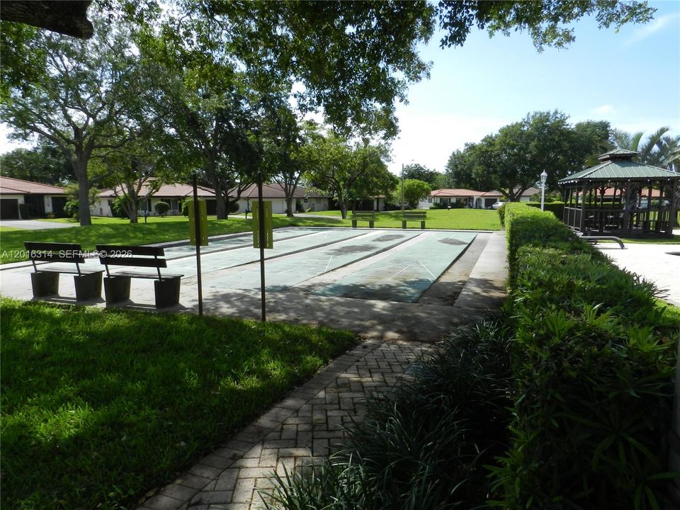 For Sale: $589,000 (2 beds, 2 baths, 1199 Square Feet)