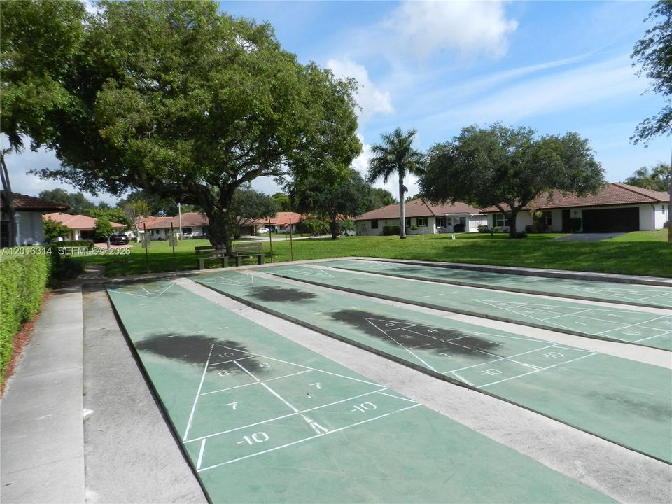 For Sale: $589,000 (2 beds, 2 baths, 1199 Square Feet)