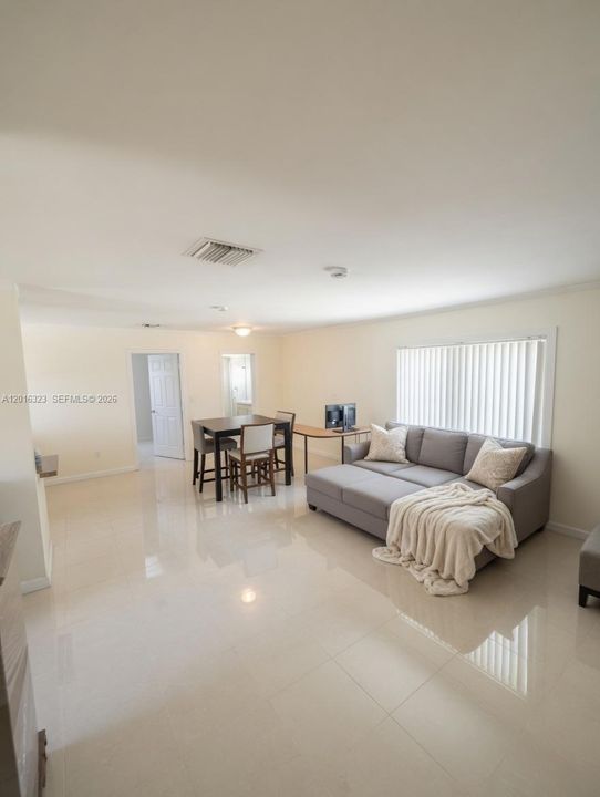 En Renta: $2,999 (3 camas, 2 baños, 1208 Pies cuadrados)