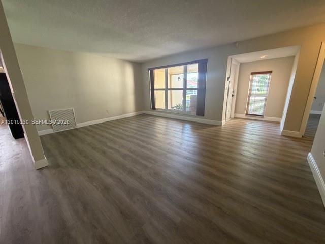 В аренду: $4,600 (4 спален, 3 ванн, 2124 Квадратных фут)
