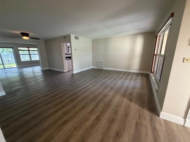 В аренду: $4,600 (4 спален, 3 ванн, 2124 Квадратных фут)