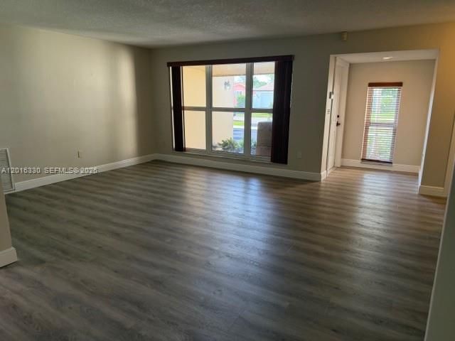 В аренду: $4,600 (4 спален, 3 ванн, 2124 Квадратных фут)