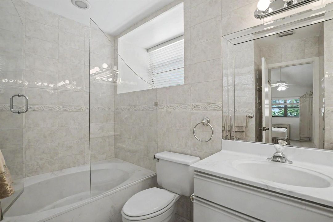 Master Bathroom En Suite