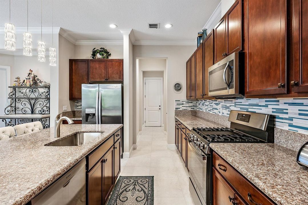 8883 Kingsmoor Way -16