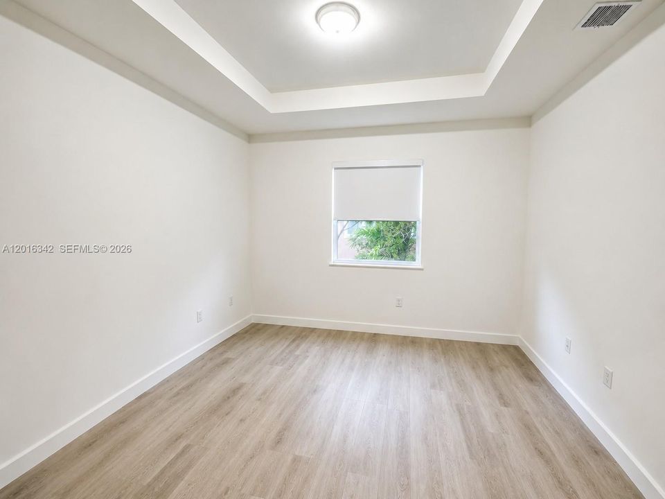Active With Contract: $2,650 (3 beds, 2 baths, 1695 Square Feet)