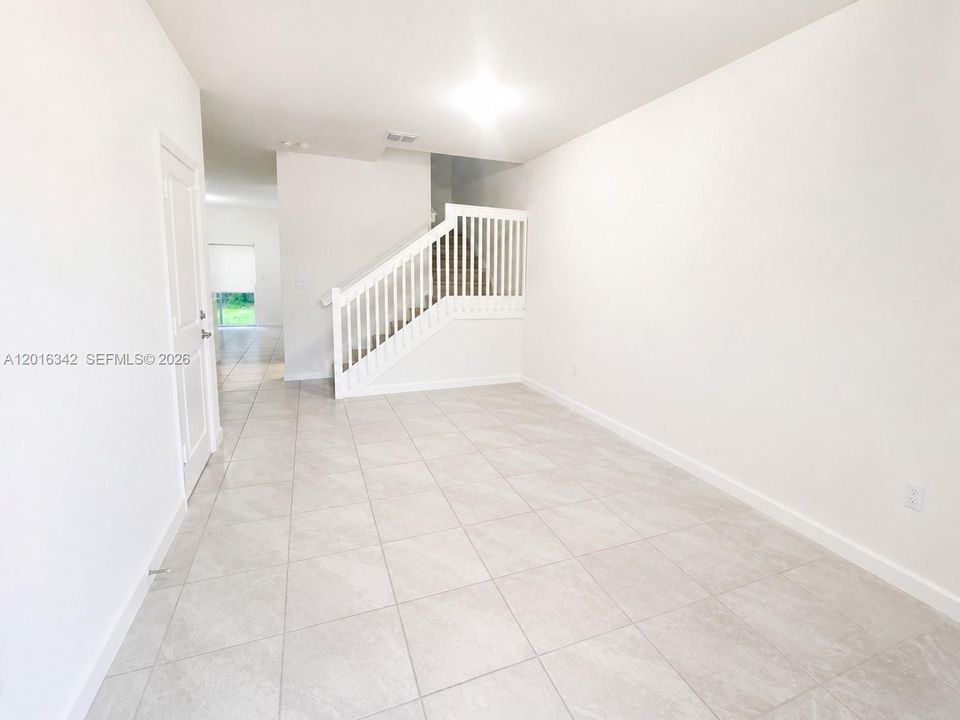 Active With Contract: $2,650 (3 beds, 2 baths, 1695 Square Feet)