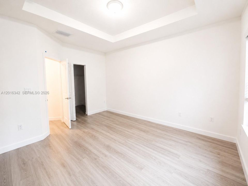 Active With Contract: $2,650 (3 beds, 2 baths, 1695 Square Feet)