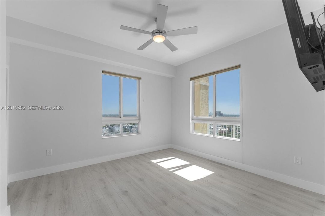 Active With Contract: $450,000 (2 beds, 2 baths, 1155 Square Feet)
