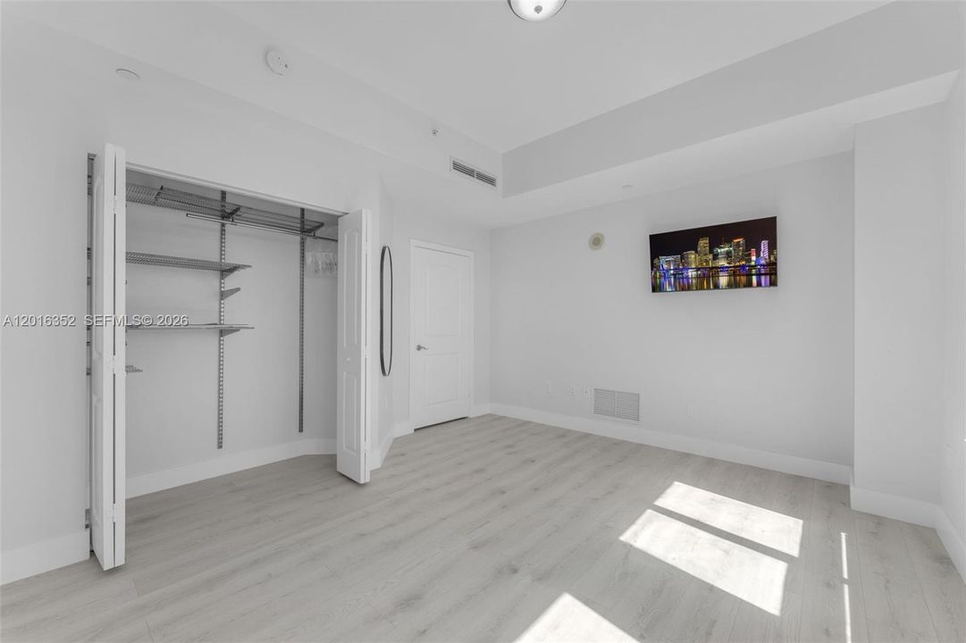 Active With Contract: $450,000 (2 beds, 2 baths, 1155 Square Feet)