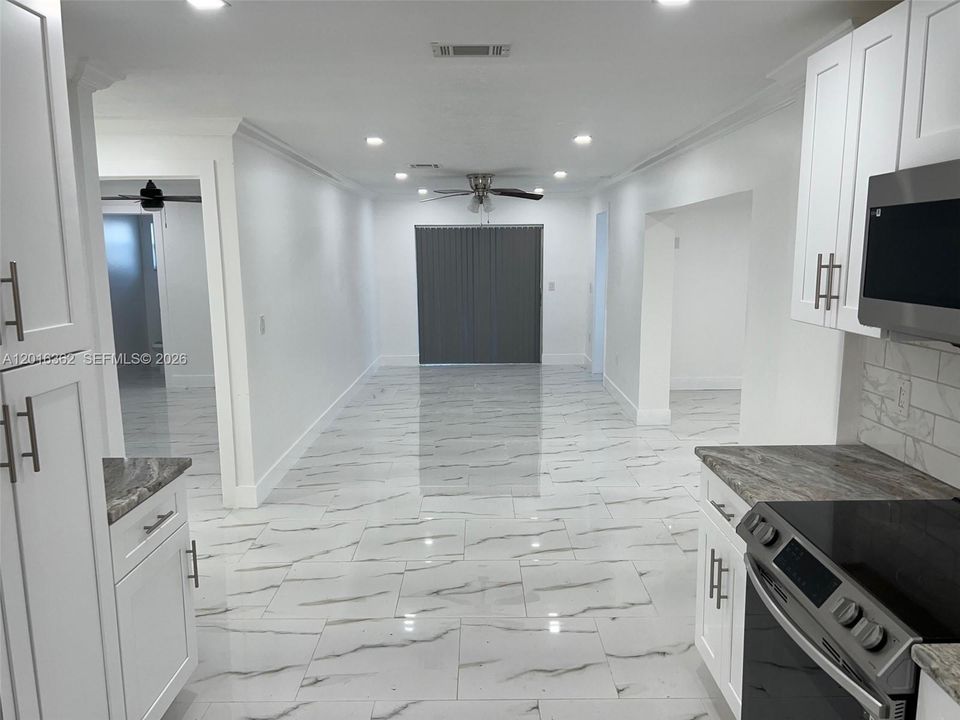 For Sale: $299,000 (3 beds, 2 baths, 1700 Square Feet)