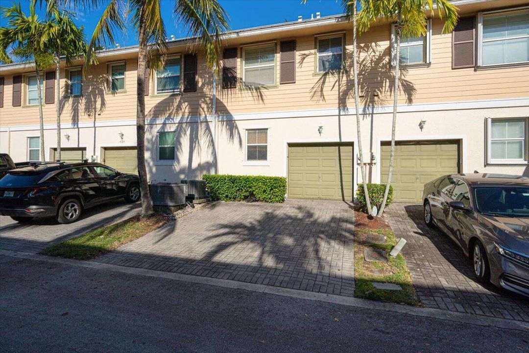 Driveway/Garage Entrance