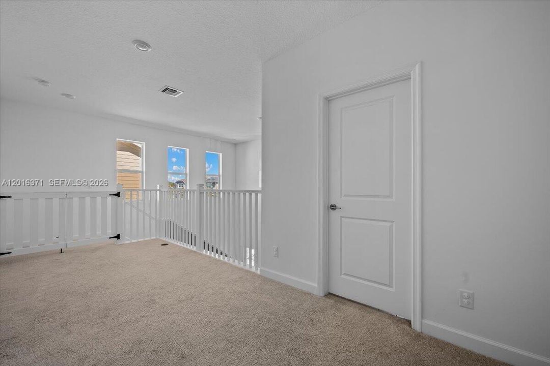 В аренду: $4,250 (4 спален, 3 ванн, 2401 Квадратных фут)