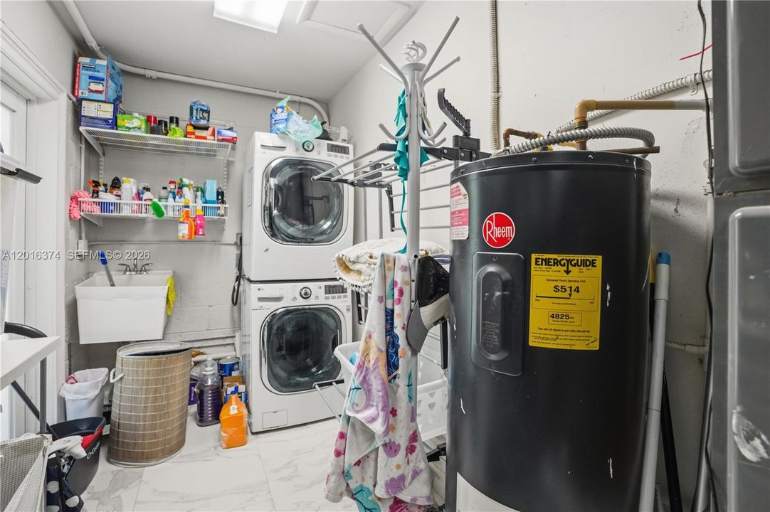 В аренду: $13,500 (4 спален, 3 ванн, 2309 Квадратных фут)