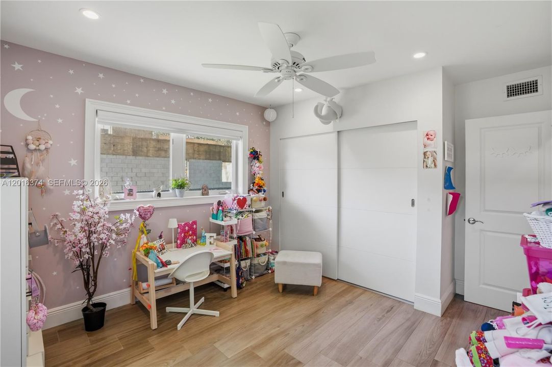 В аренду: $13,500 (4 спален, 3 ванн, 2309 Квадратных фут)