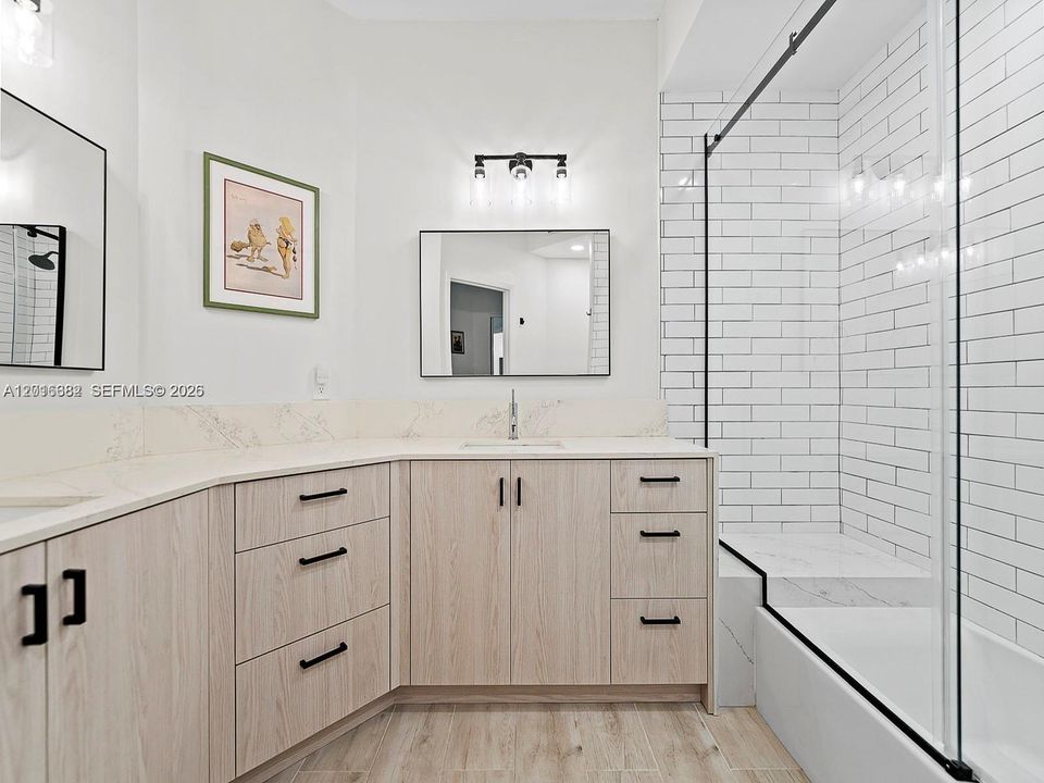 На продажу: $419,900 (3 спален, 2 ванн, 1282 Квадратных фут)