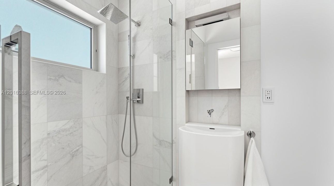 En Renta: $14,500 (3 camas, 3 baños, 1706 Pies cuadrados)