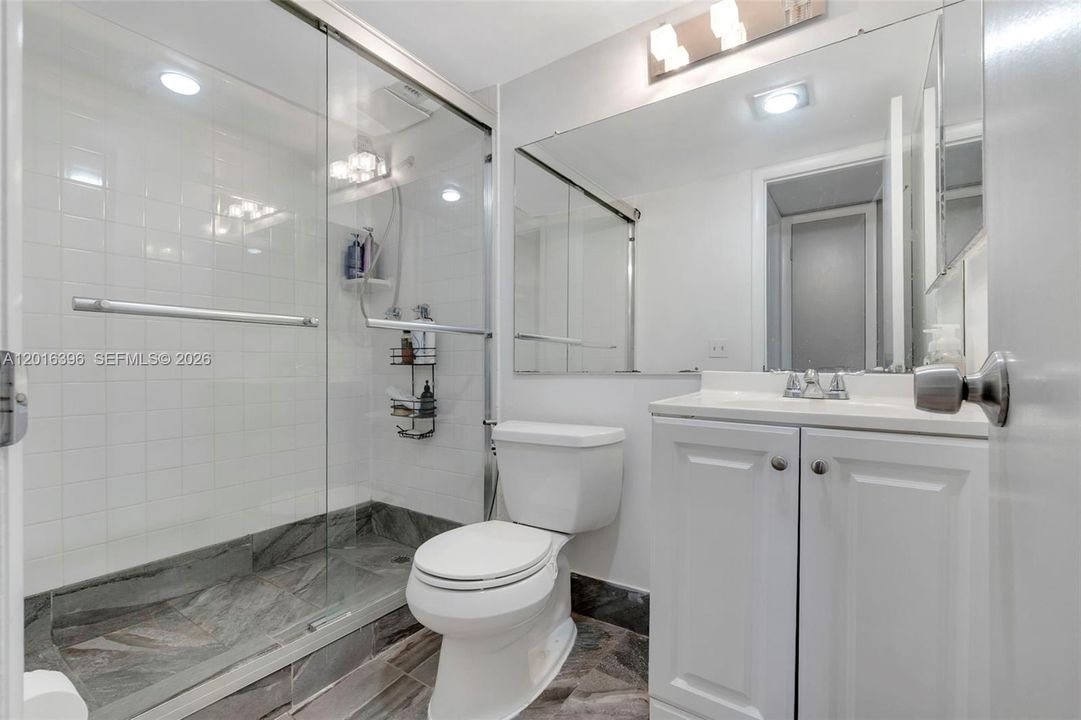 В аренду: $2,200 (2 спален, 2 ванн, 930 Квадратных фут)