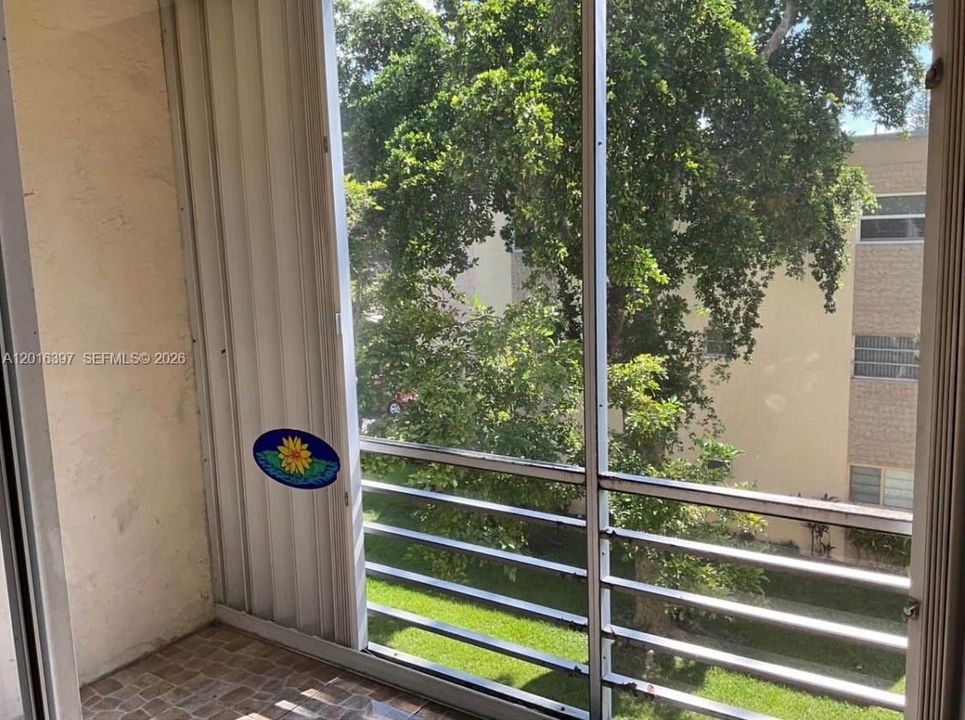 Activo con contrato: $1,850 (2 camas, 2 baños, 920 Pies cuadrados)