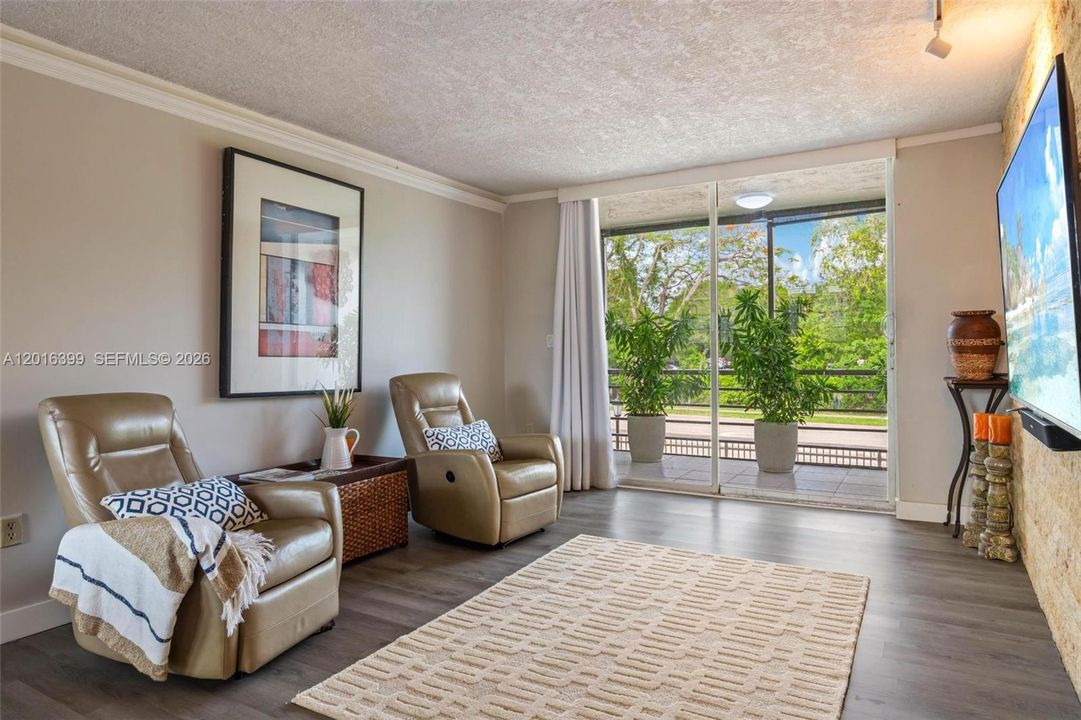Active With Contract: $235,000 (2 beds, 2 baths, 1178 Square Feet)