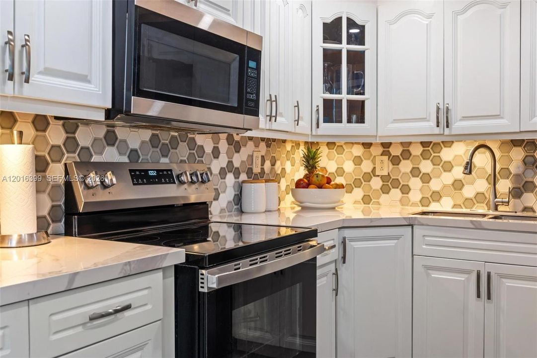 Active With Contract: $235,000 (2 beds, 2 baths, 1178 Square Feet)