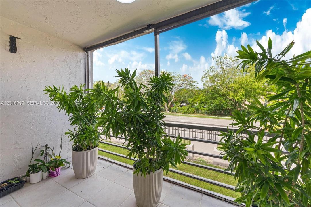 Active With Contract: $235,000 (2 beds, 2 baths, 1178 Square Feet)