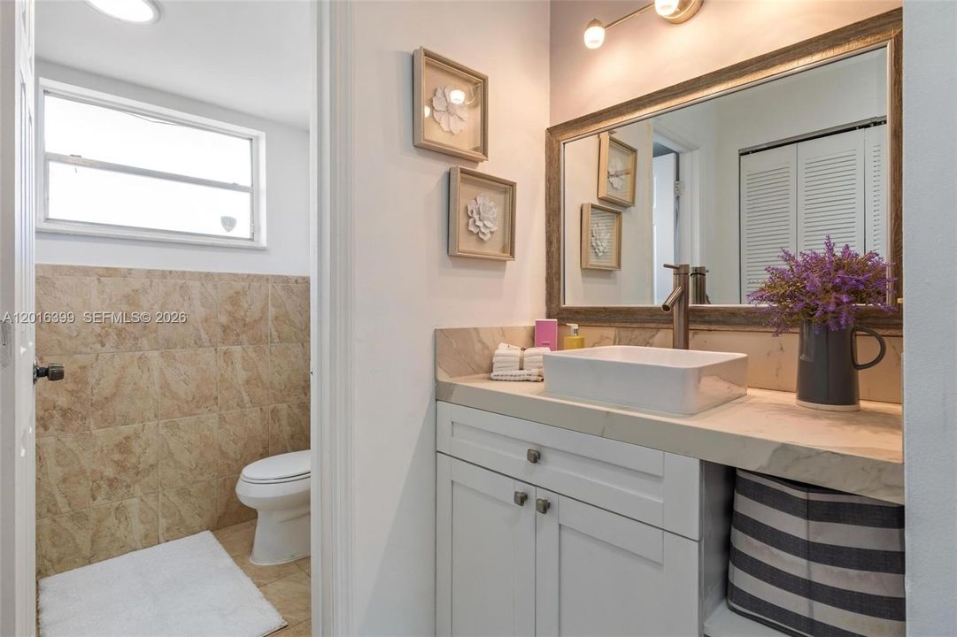 Active With Contract: $235,000 (2 beds, 2 baths, 1178 Square Feet)