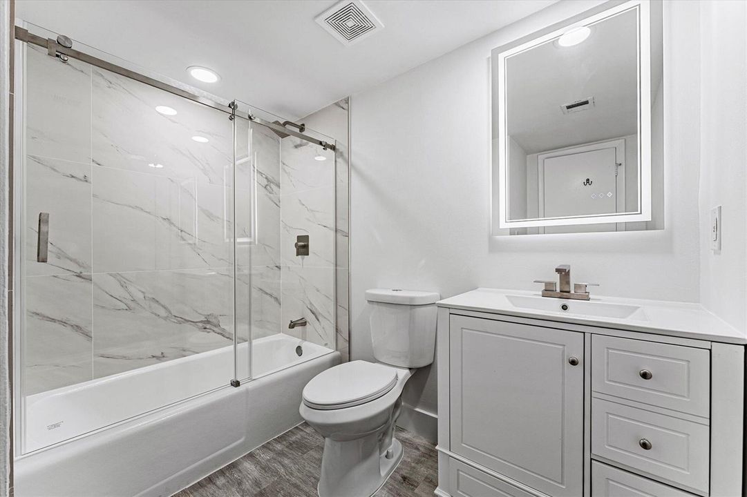 bathroom Jacaranda Country Club Dr #3C,