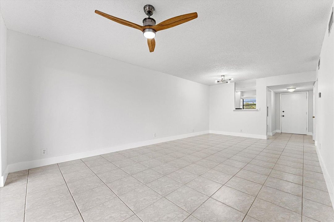 Dining Living 11-200 Jacaranda Country C