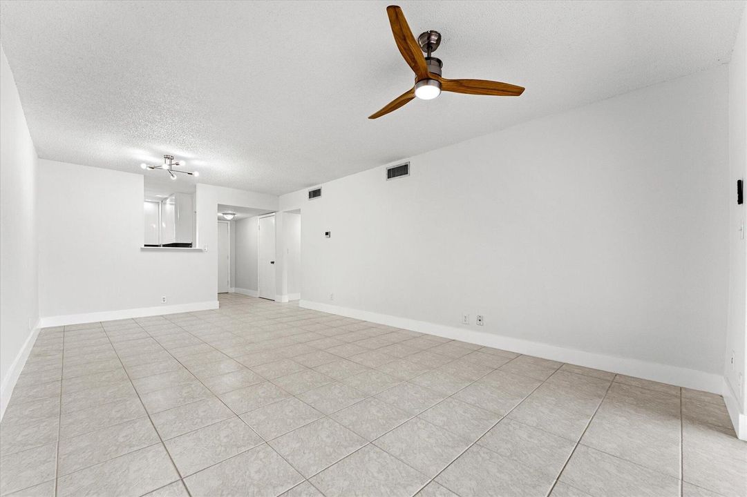 10-200 Jacaranda Country Club Dr #3C, Pl