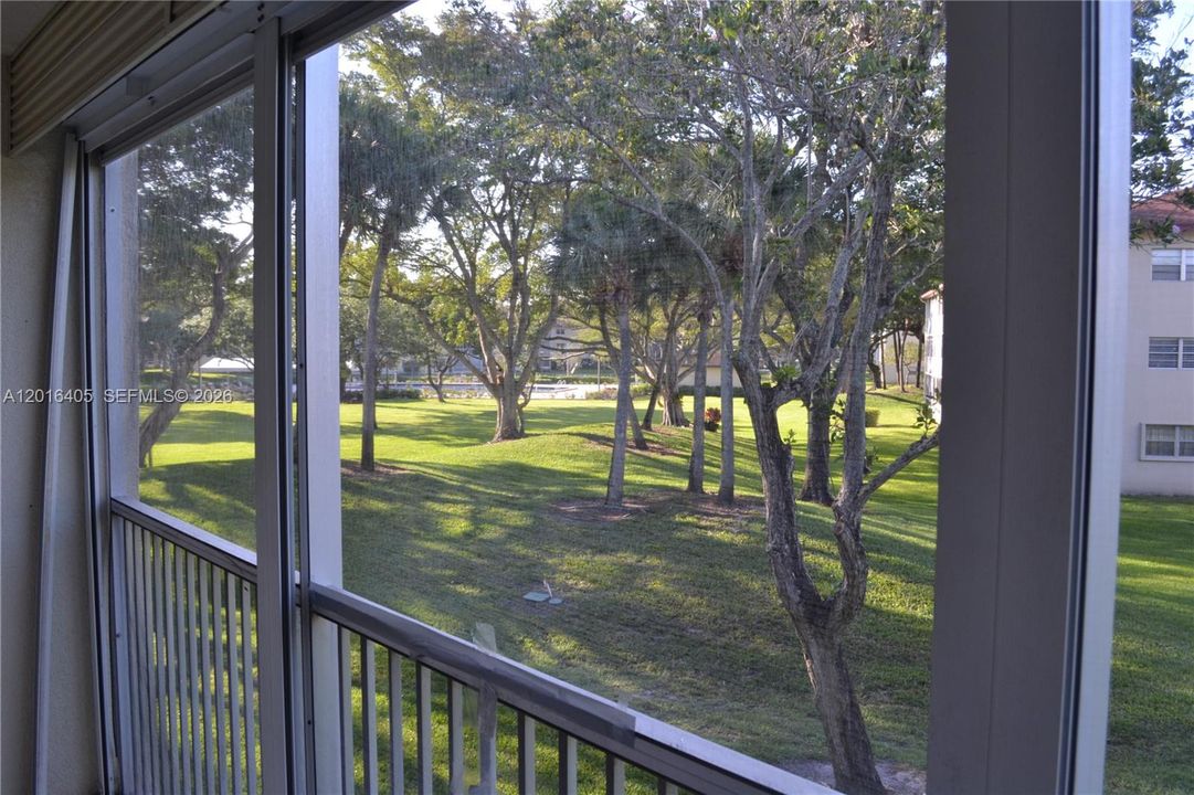 Active With Contract: $1,525 (1 beds, 1 baths, 685 Square Feet)