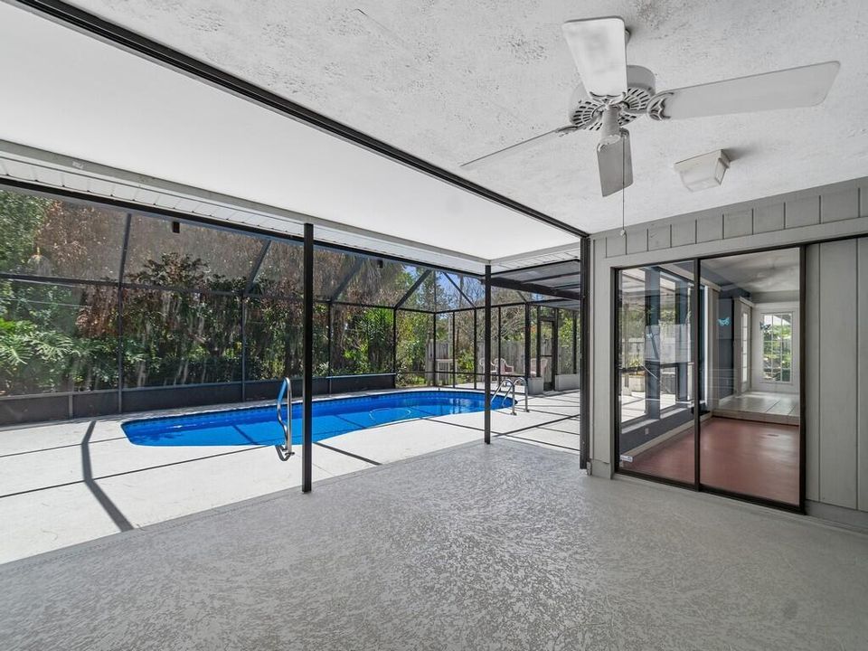BACK PORCH TO POOL