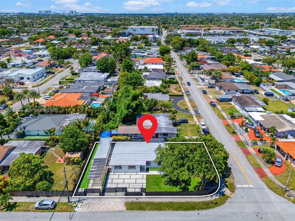 For Sale: $899,000 (5 beds, 3 baths, 1816 Square Feet)