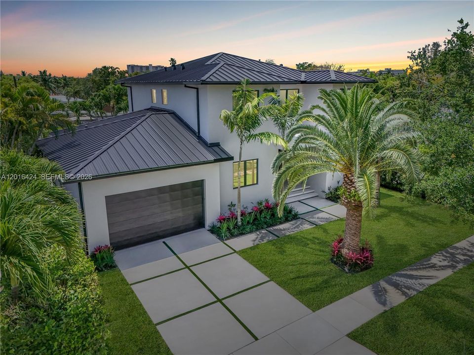 For Sale: $3,500,000 (4 beds, 4 baths, 3168 Square Feet)