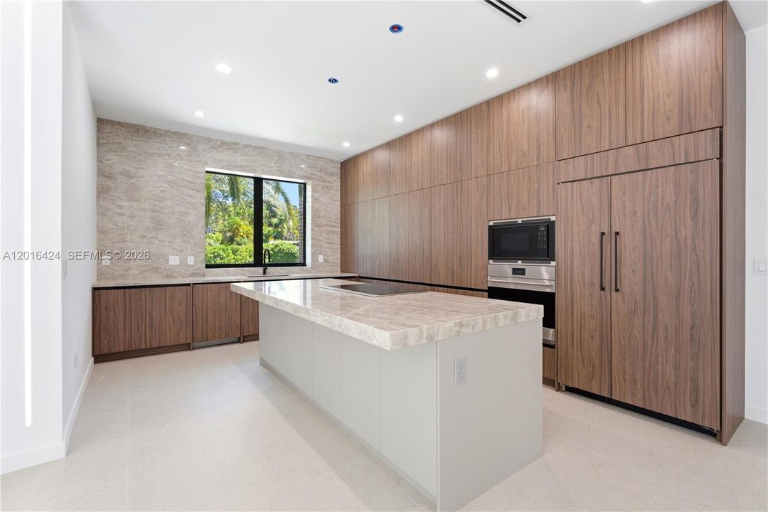 For Sale: $3,500,000 (4 beds, 4 baths, 3168 Square Feet)
