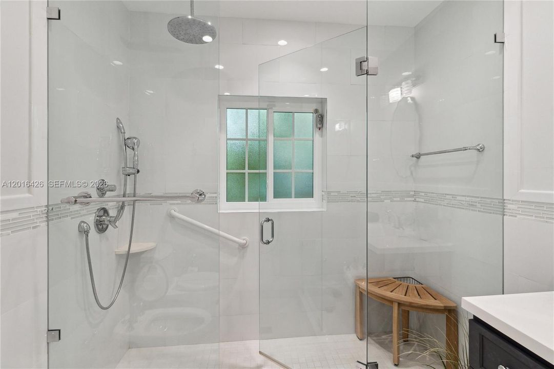 В аренду: $11,250 (4 спален, 3 ванн, 2348 Квадратных фут)