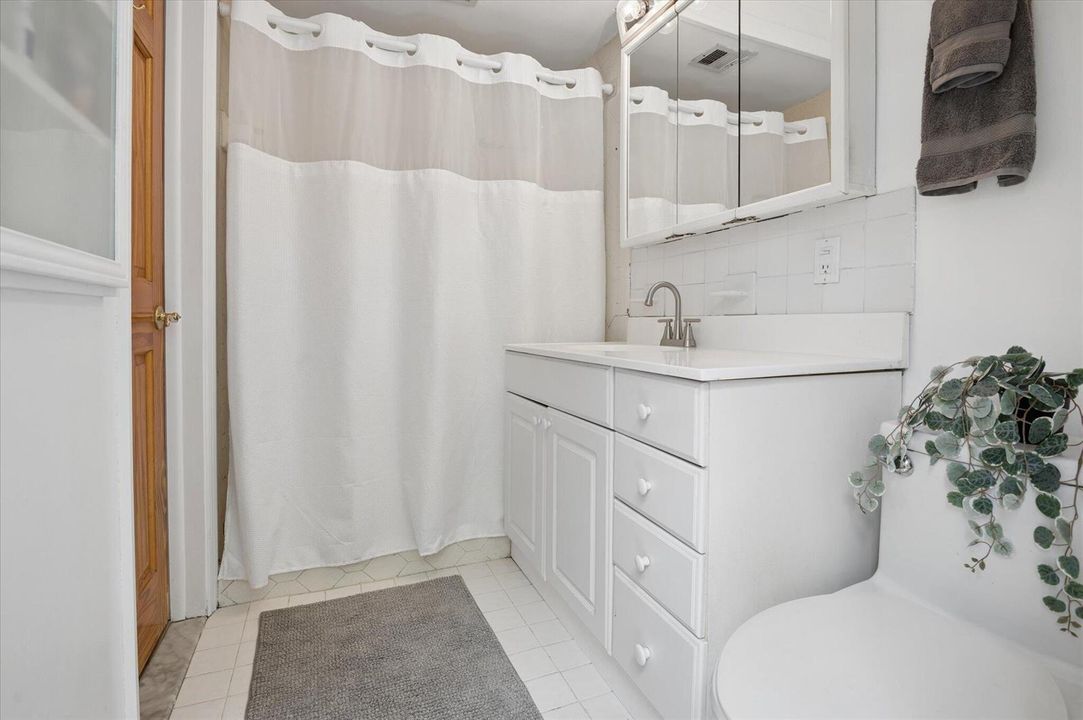 21-Reading-5900 SW 18th St-21