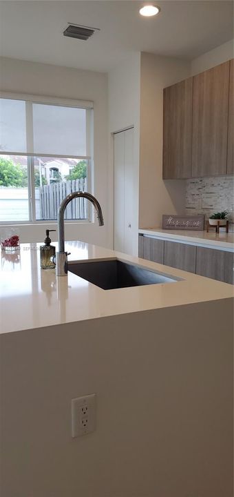 For Sale: $778,000 (4 beds, 3 baths, 2043 Square Feet)