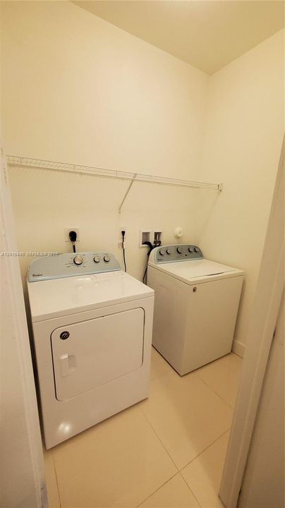 For Sale: $778,000 (4 beds, 3 baths, 2043 Square Feet)