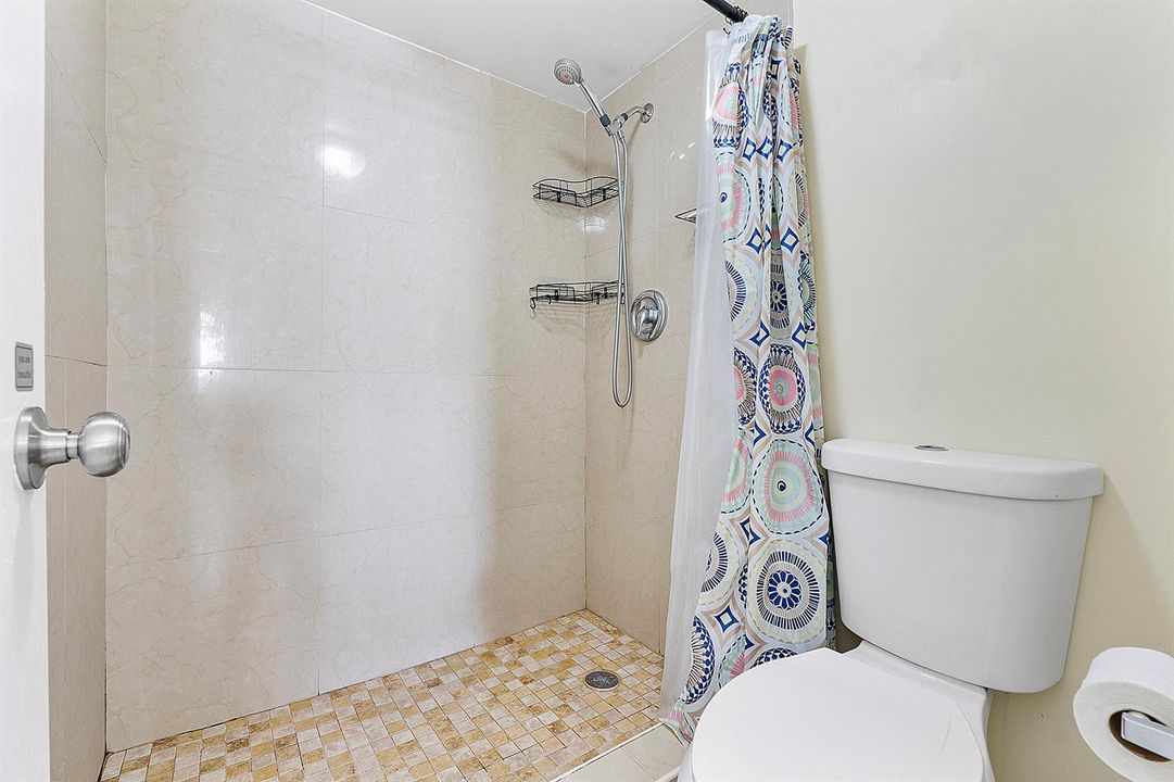 3100 Nw 46th St U102_017 - Bathroom2
