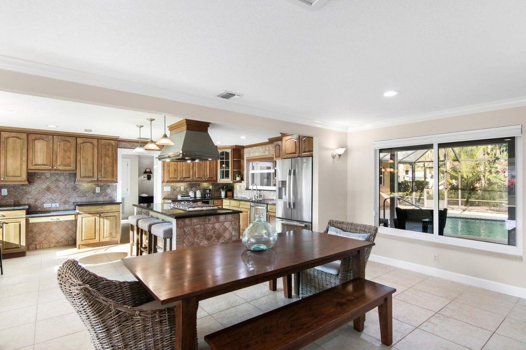 dining rm/ kitchen