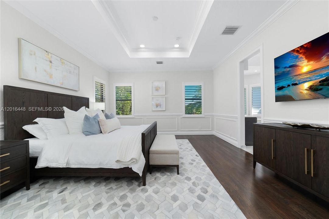 Activo con contrato: $965,000 (5 camas, 4 baños, 3435 Pies cuadrados)