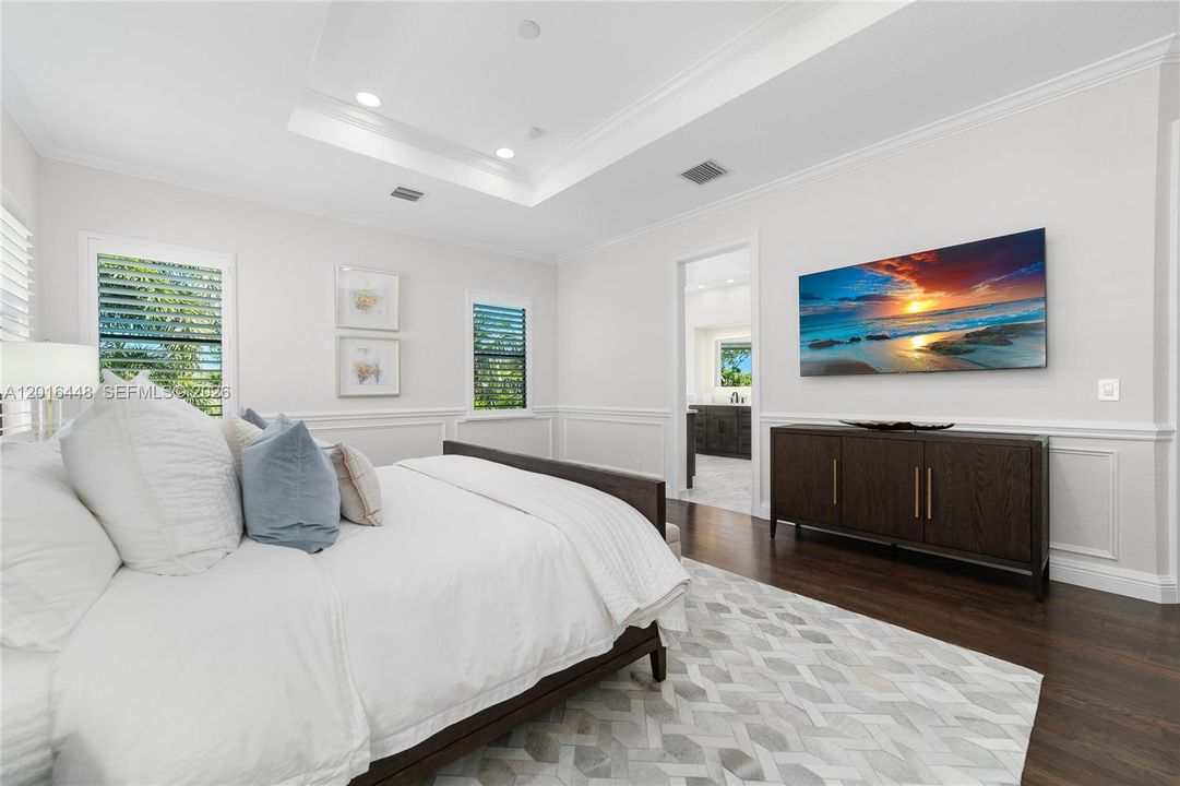 Activo con contrato: $965,000 (5 camas, 4 baños, 3435 Pies cuadrados)