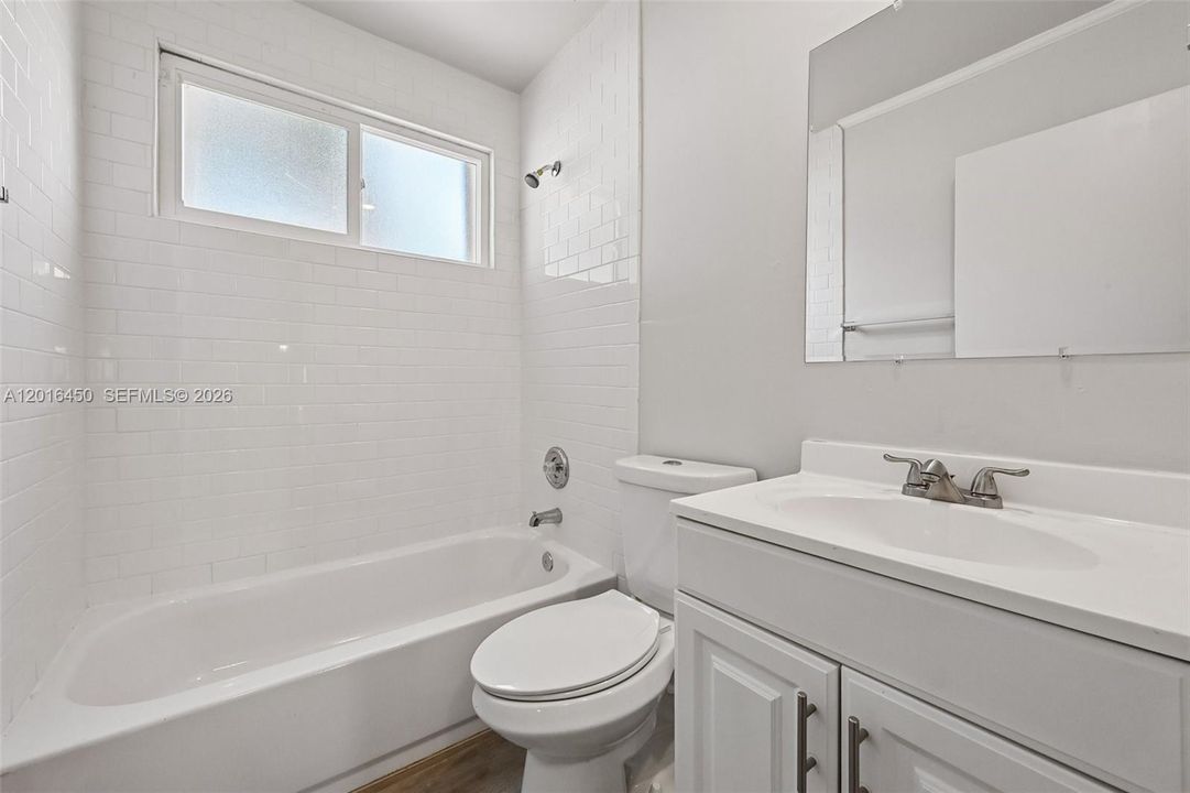 Active With Contract: $389,900 (3 beds, 2 baths, 1858 Square Feet)