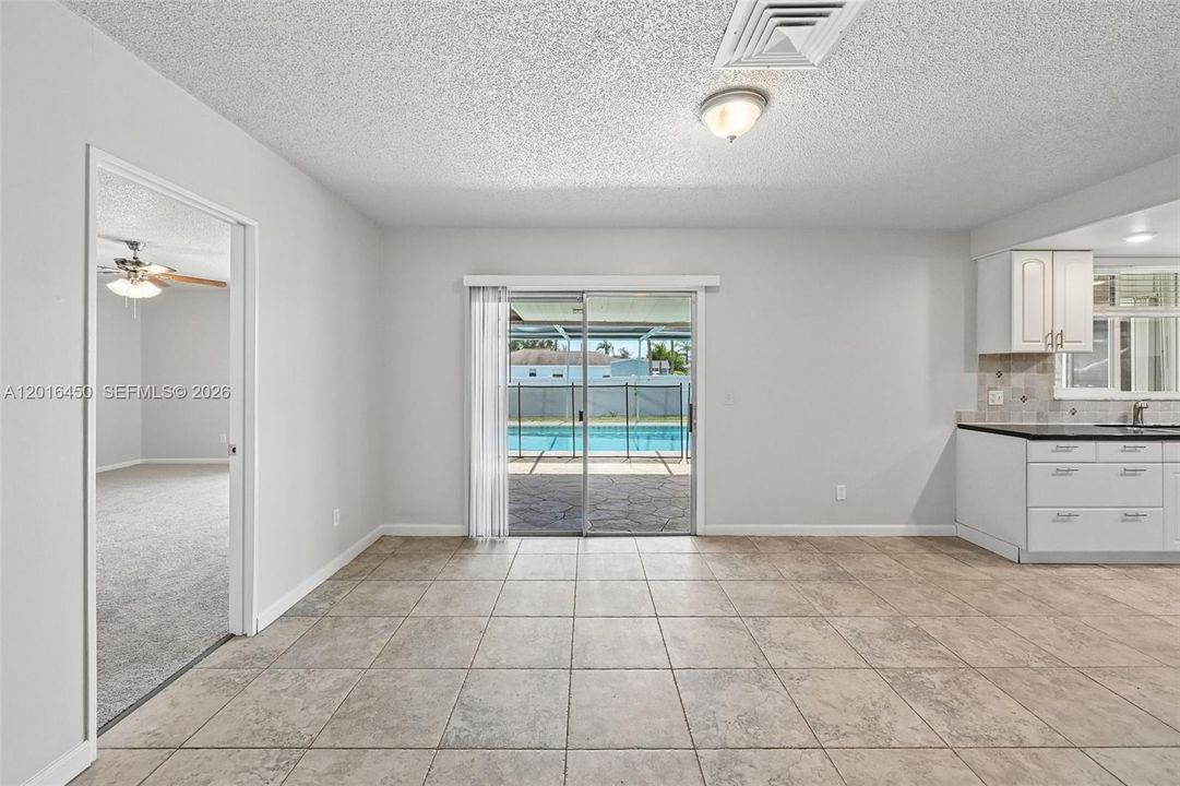 Active With Contract: $389,900 (3 beds, 2 baths, 1858 Square Feet)